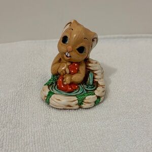 Woodlander Vicki figurine